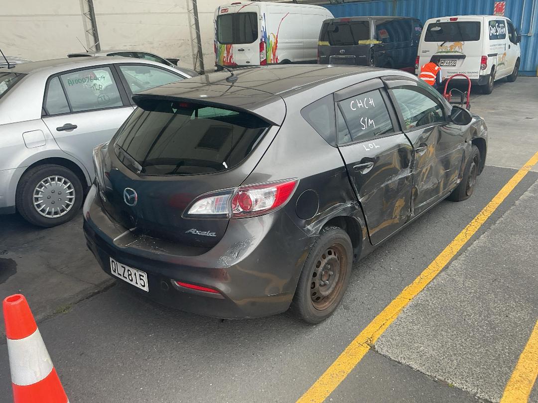 Photo '13' of Mazda Axela