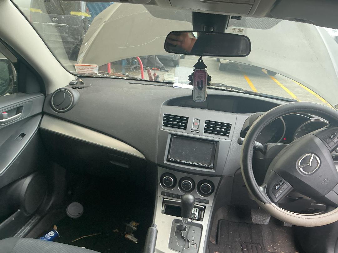 Photo '23' of Mazda Axela