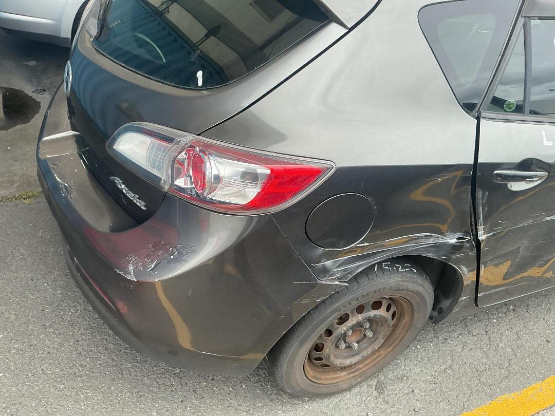 Photo '15' of Mazda Axela