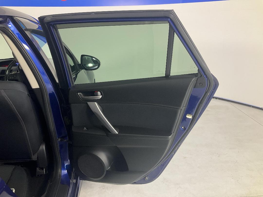 Photo '19' of Mazda Axela