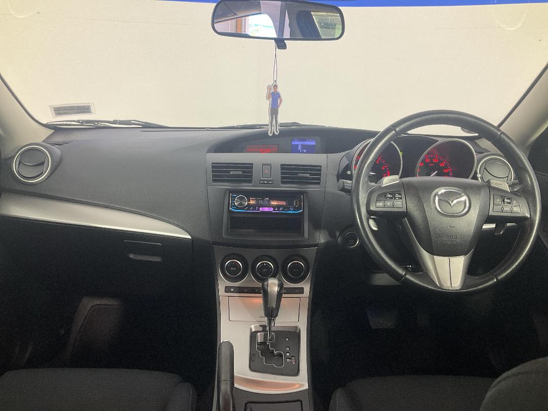 Photo '17' of Mazda Axela