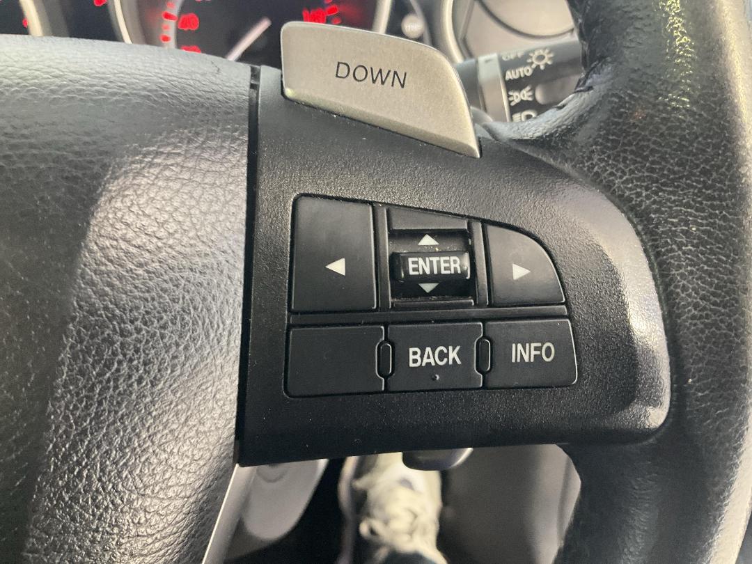 Photo '24' of Mazda Axela