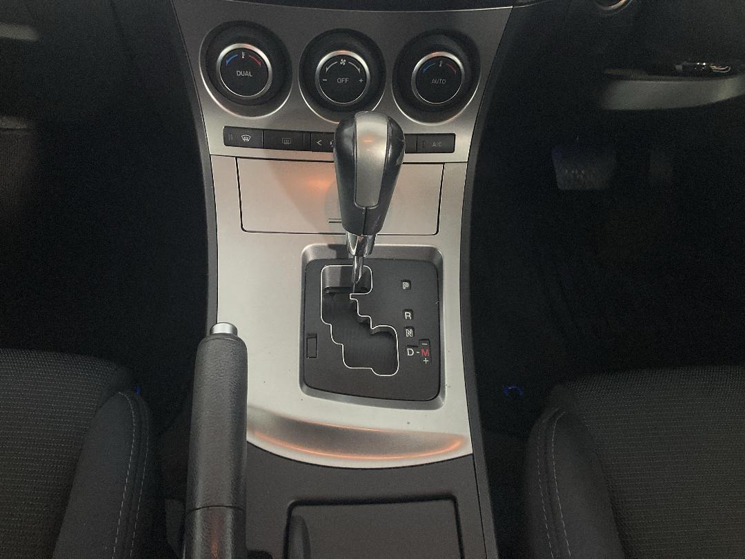 Photo '18' of Mazda Axela