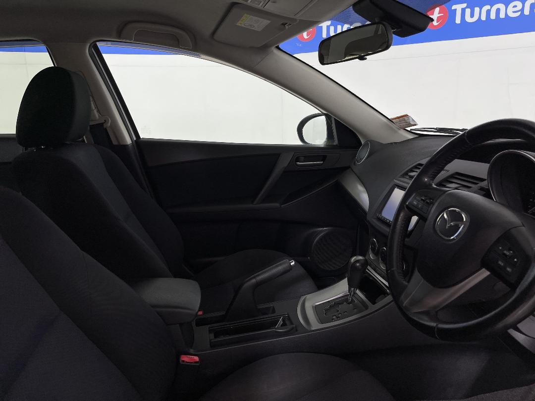 Photo '16' of Mazda Axela