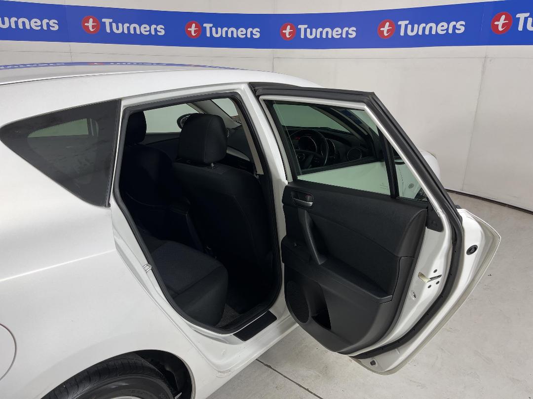 Photo '19' of Mazda Axela