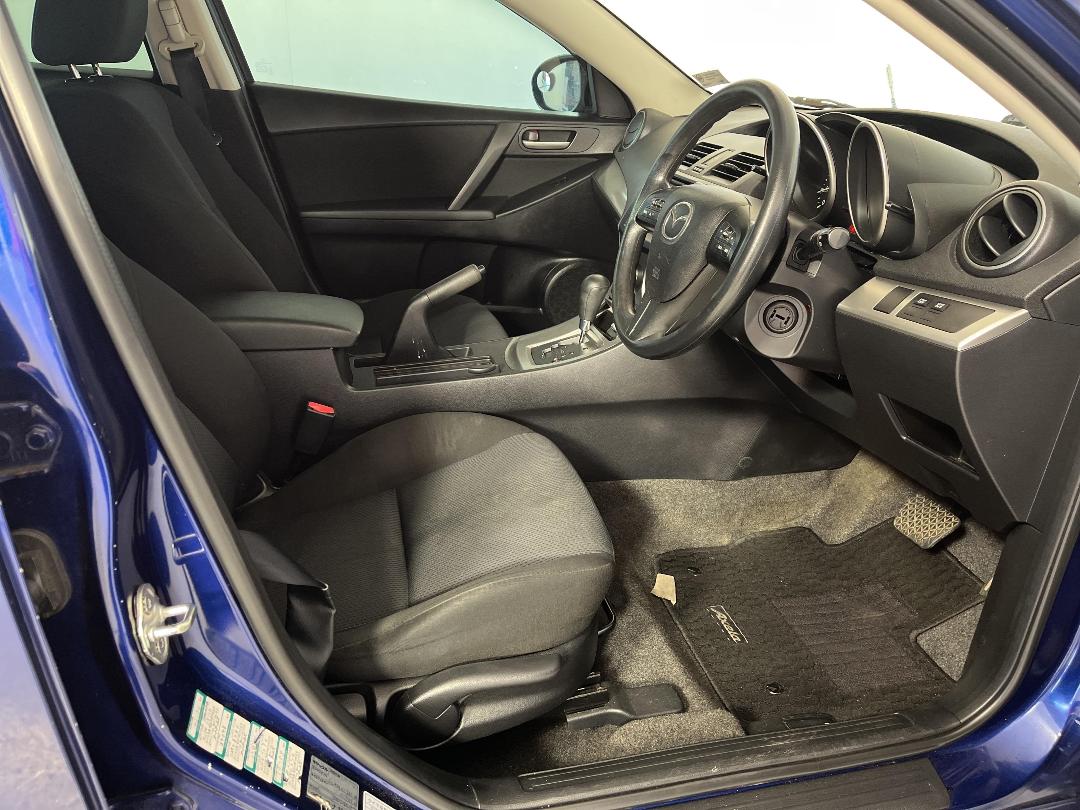 Photo '16' of Mazda Axela