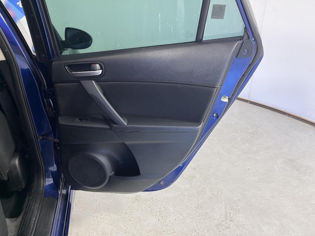 Photo '19' of Mazda Axela