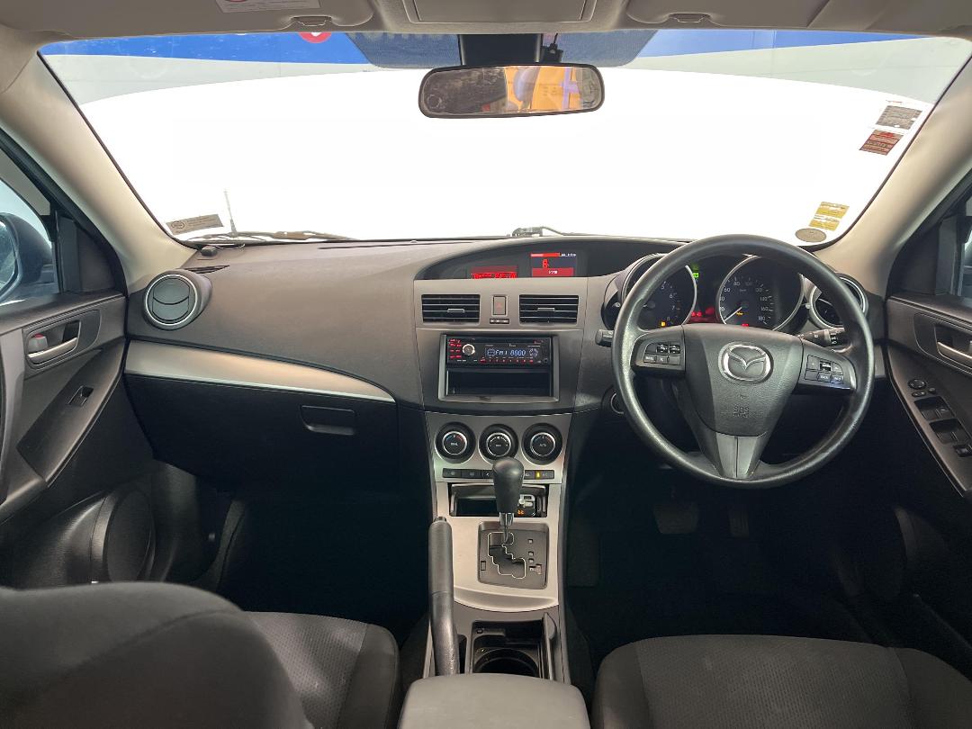 Photo '17' of Mazda Axela