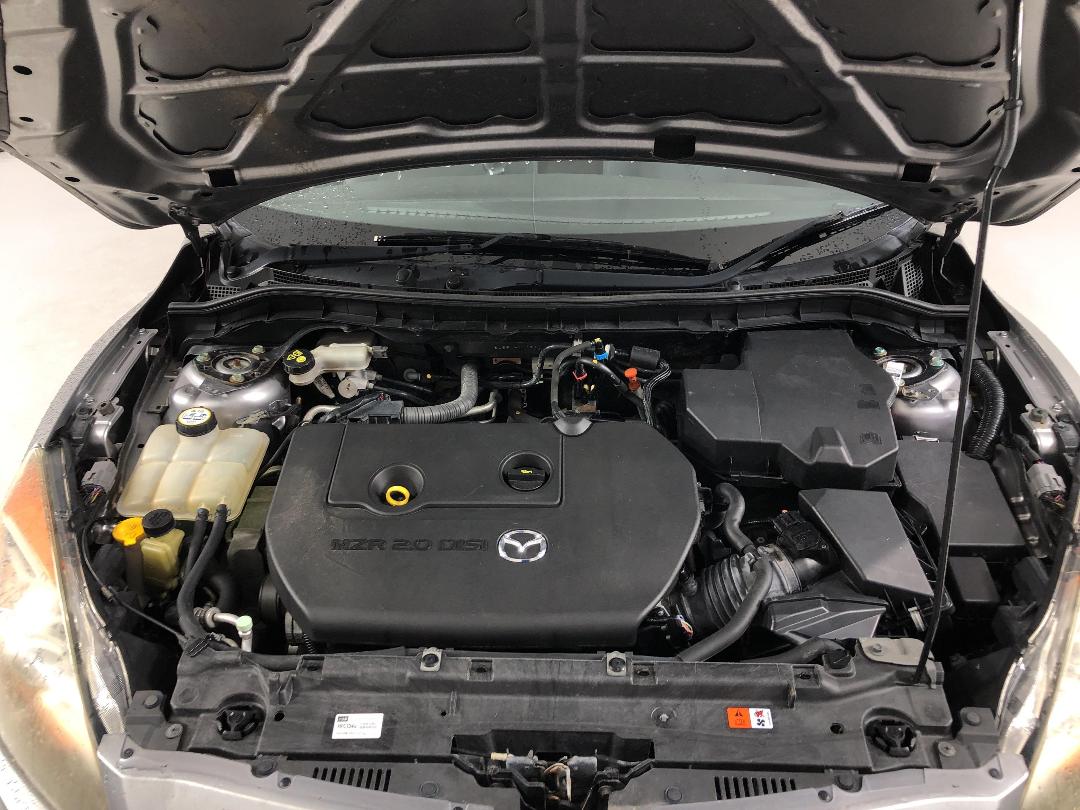 Photo '13' of Mazda Axela