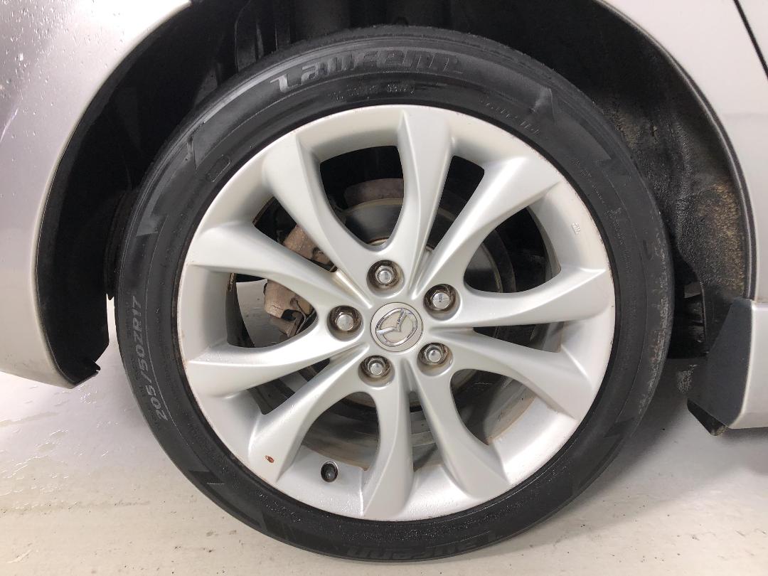 Photo '12' of Mazda Axela