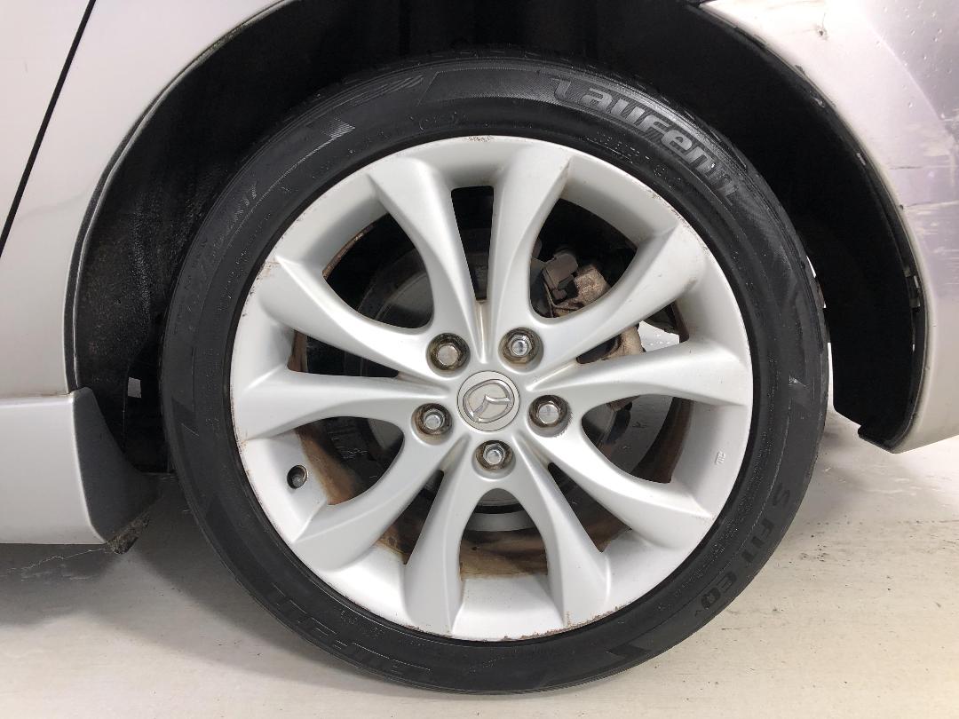 Photo '11' of Mazda Axela