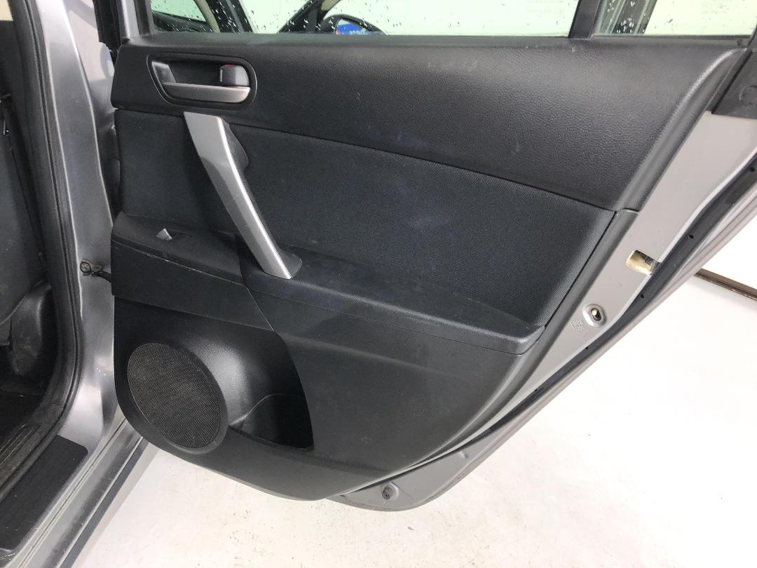 Photo '19' of Mazda Axela