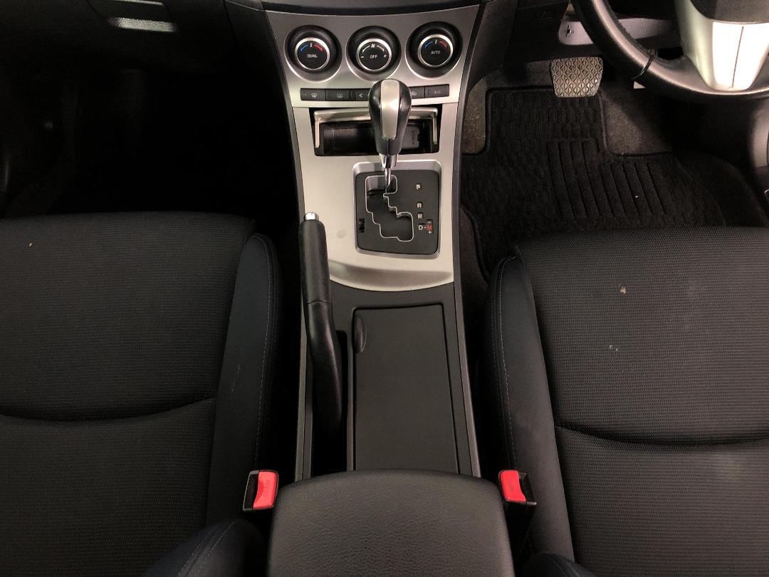 Photo '18' of Mazda Axela