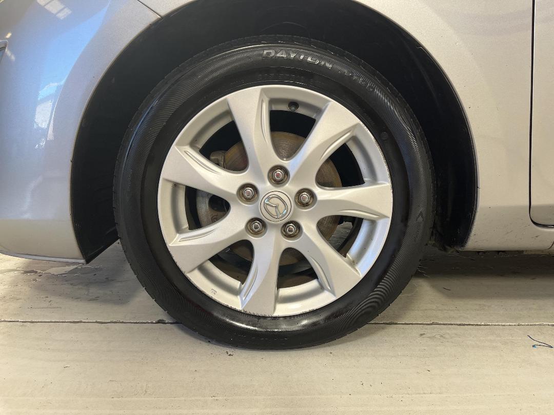 Photo '10' of Mazda Axela