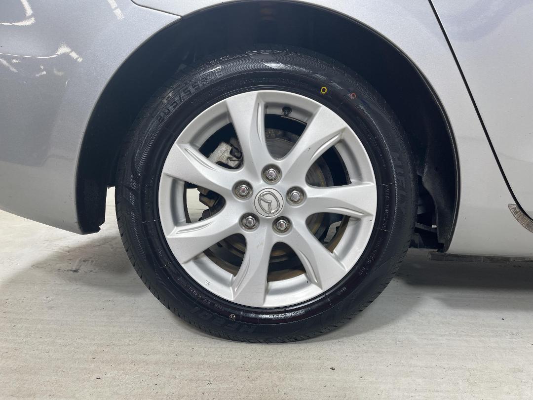 Photo '12' of Mazda Axela