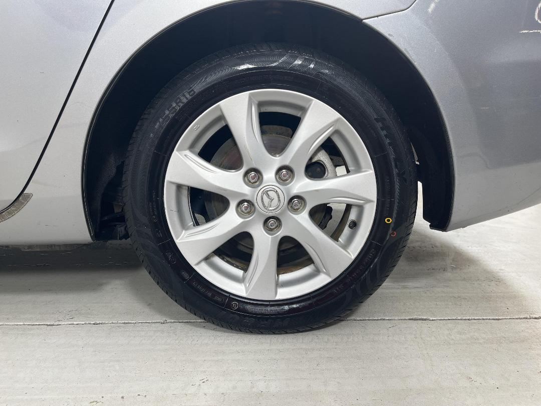 Photo '11' of Mazda Axela