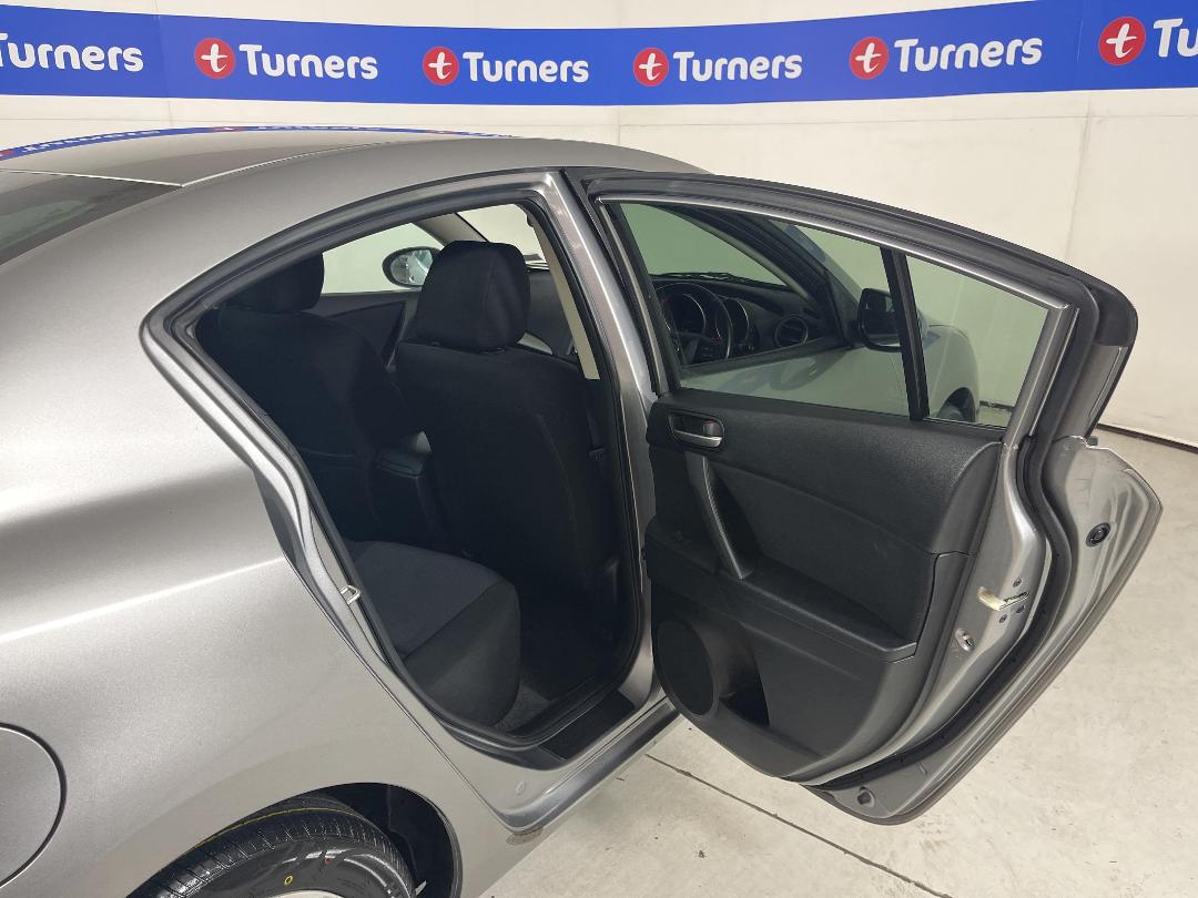 Photo '19' of Mazda Axela