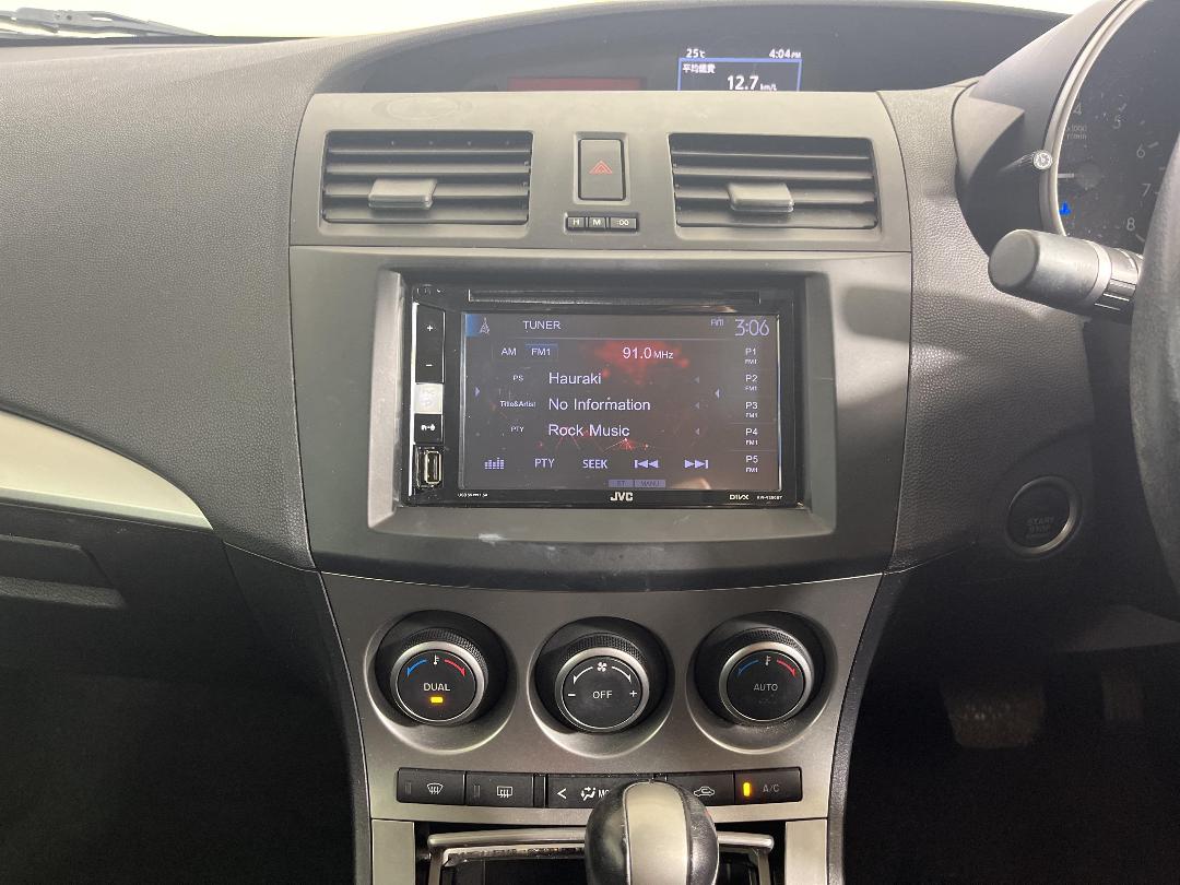 Photo '18' of Mazda Axela