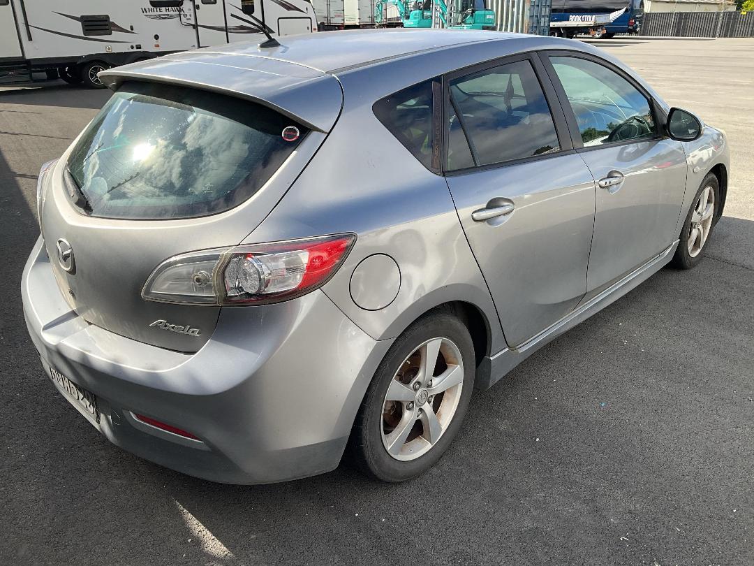 Photo '2' of Mazda Axela Photo '2' of Mazda Axela