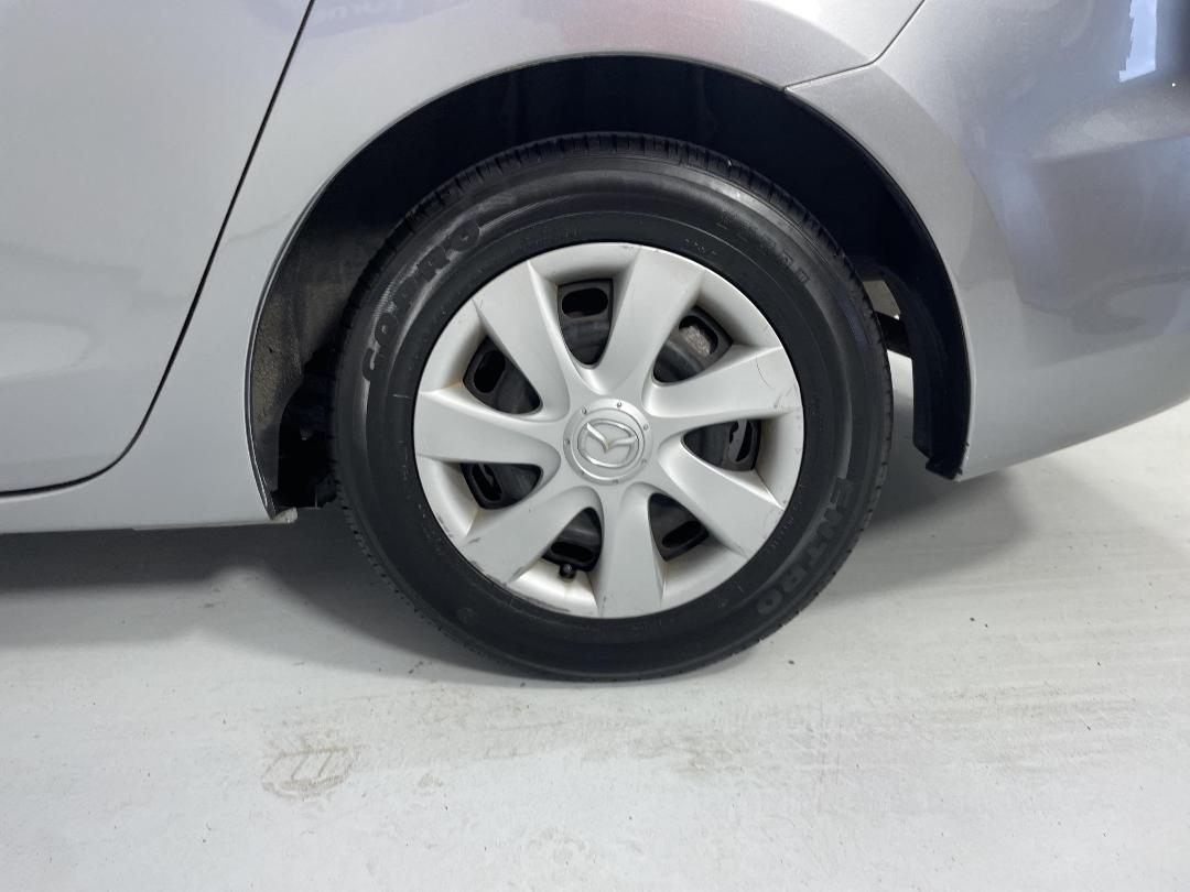 Photo '11' of Mazda Axela