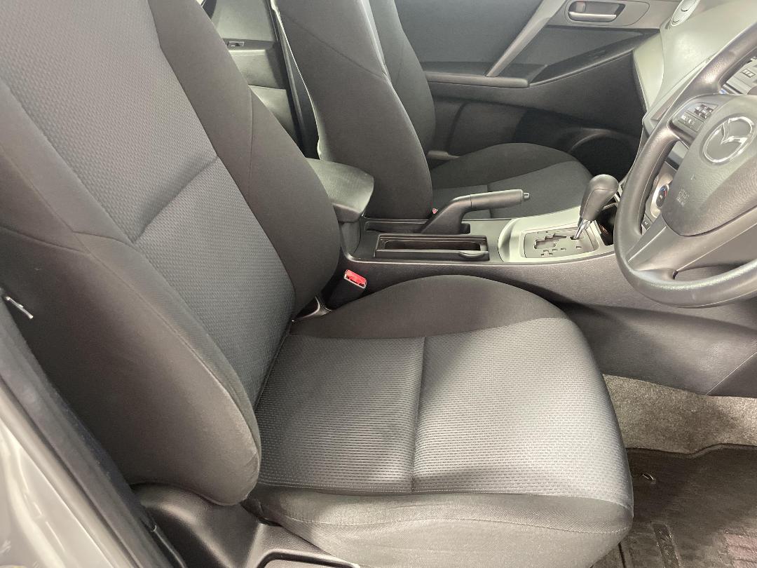 Photo '16' of Mazda Axela