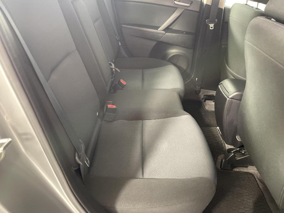 Photo '20' of Mazda Axela