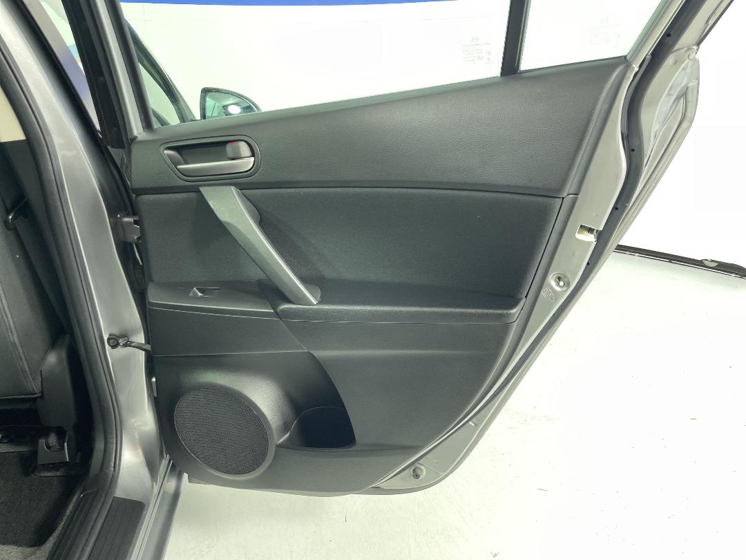 Photo '19' of Mazda Axela