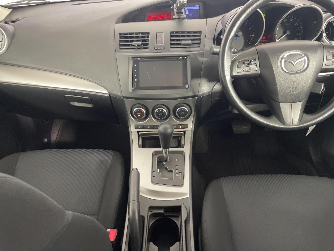 Photo '18' of Mazda Axela