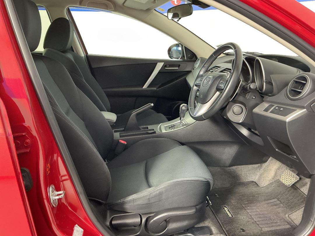 Photo '16' of Mazda Axela