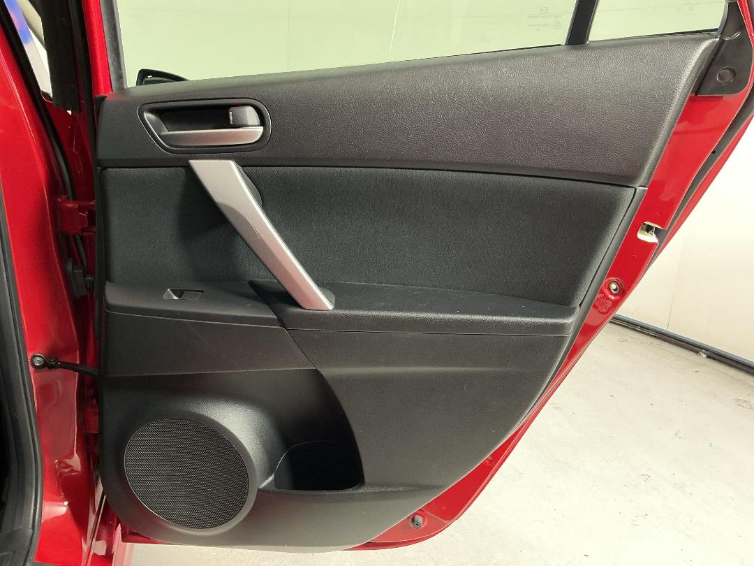 Photo '19' of Mazda Axela