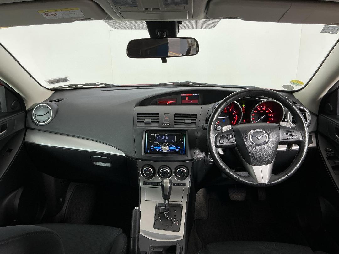 Photo '17' of Mazda Axela