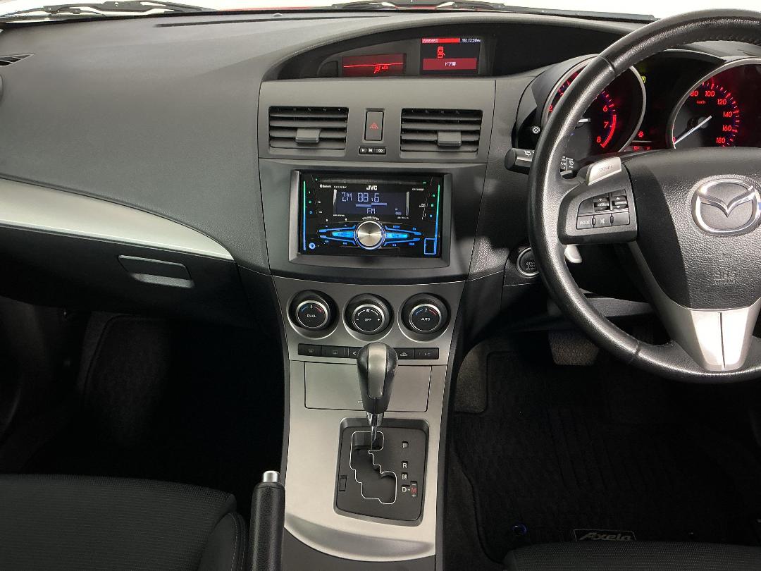 Photo '18' of Mazda Axela