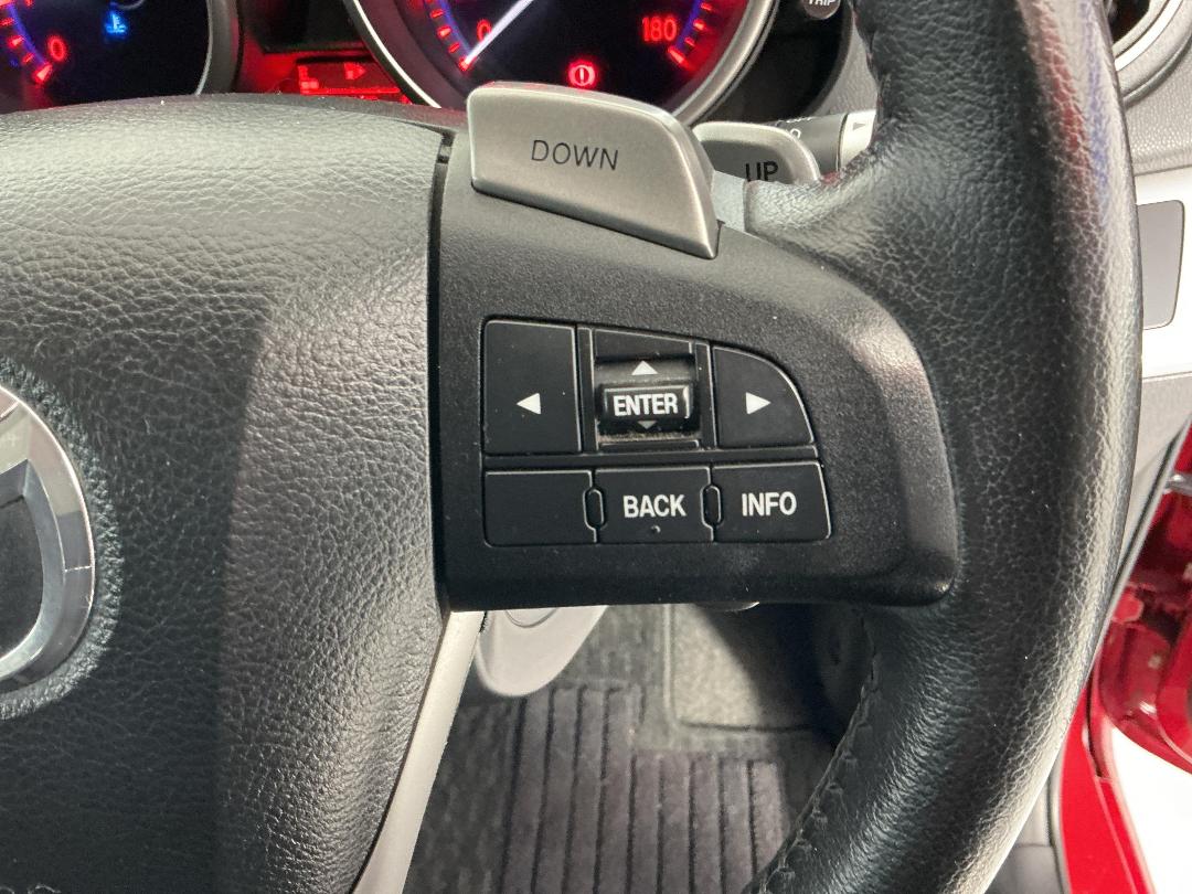 Photo '24' of Mazda Axela