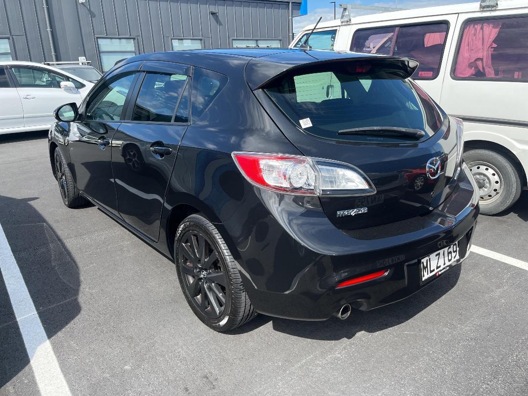 Photo '5' of Mazda Axela