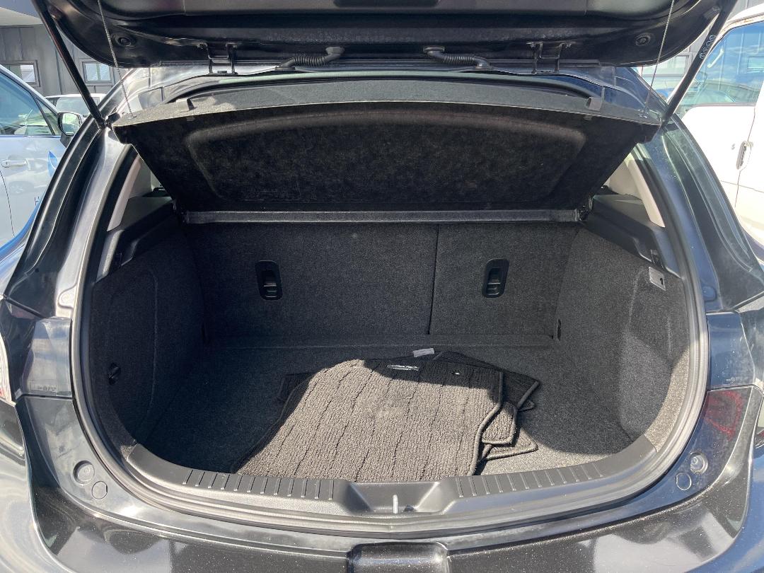 Photo '14' of Mazda Axela