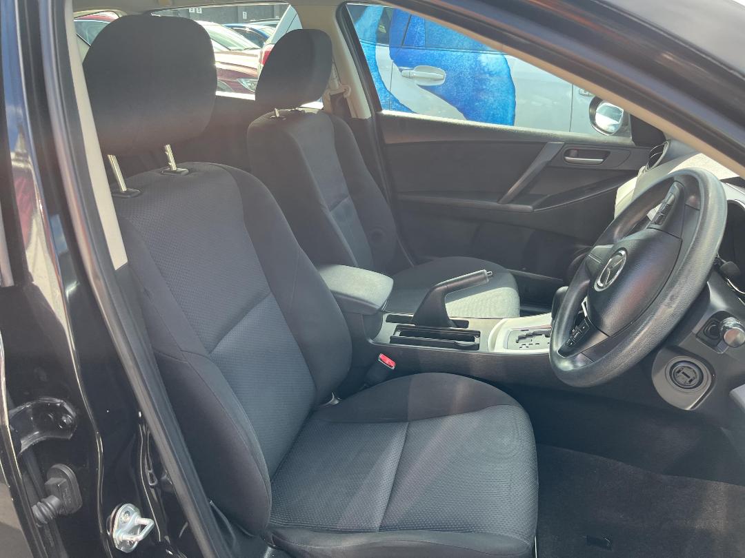 Photo '16' of Mazda Axela