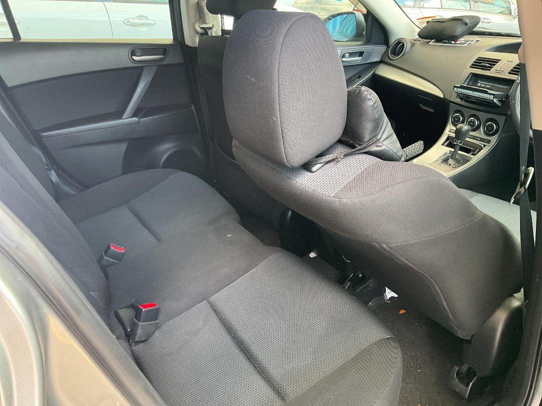 Photo '7' of Mazda Axela