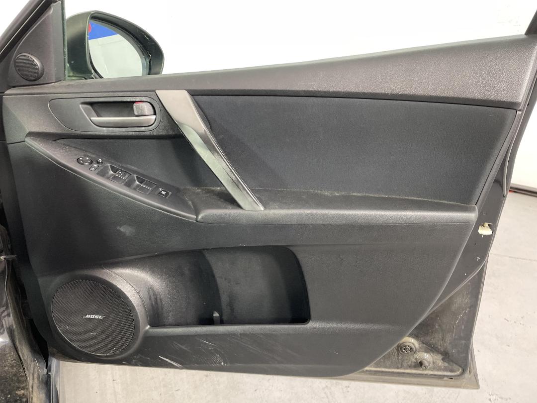 Photo '15' of Mazda Axela