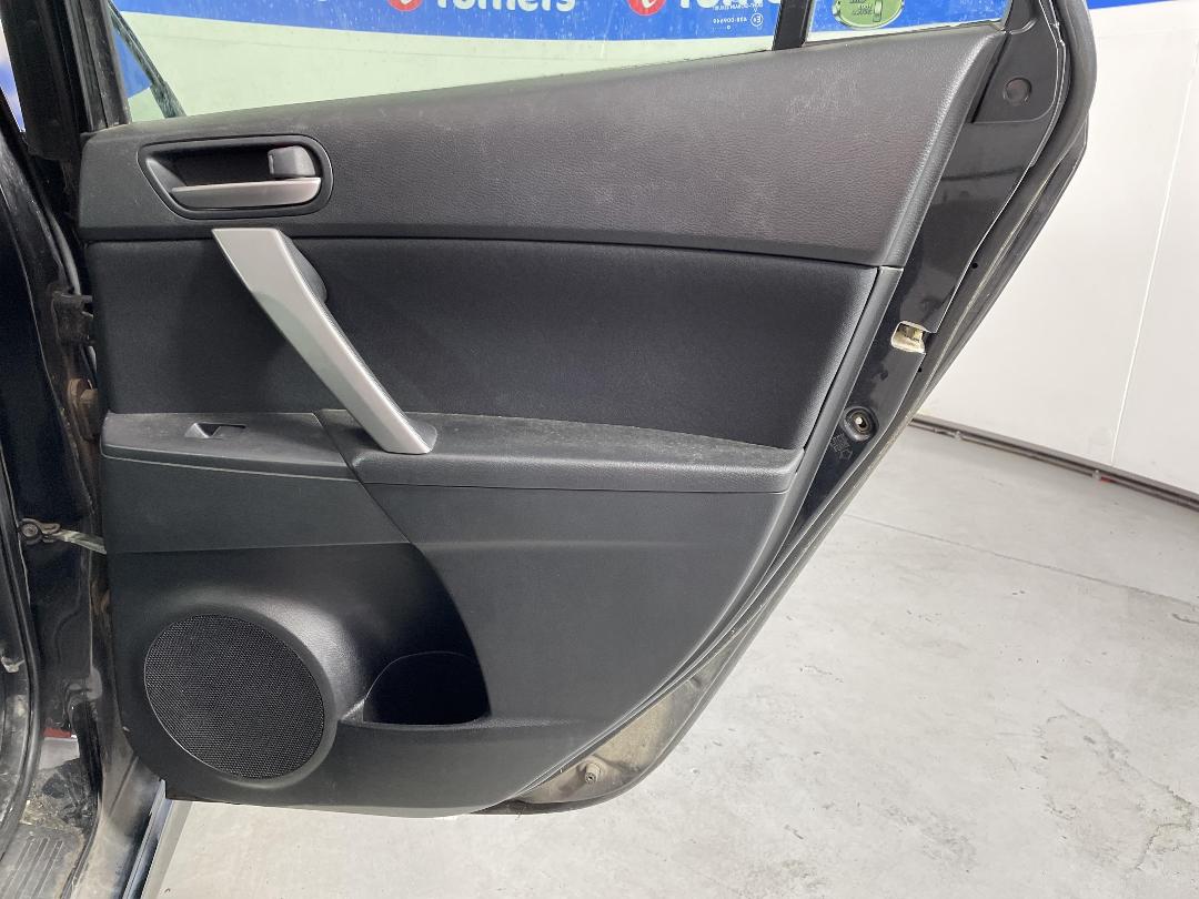 Photo '19' of Mazda Axela