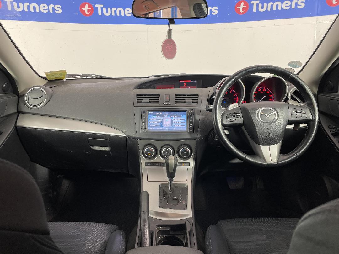 Photo '17' of Mazda Axela