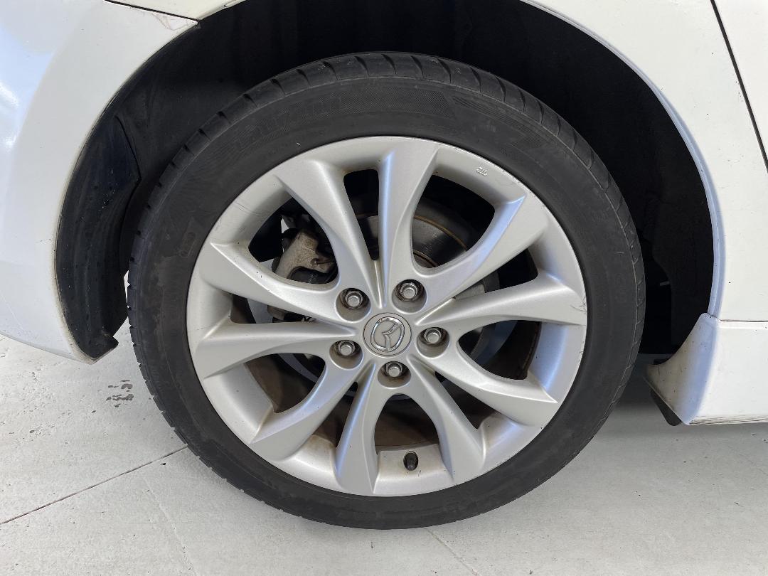 Photo '12' of Mazda Axela