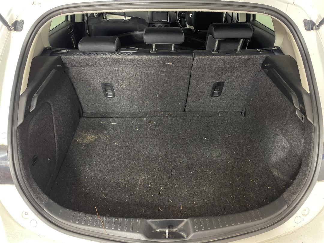 Photo '14' of Mazda Axela