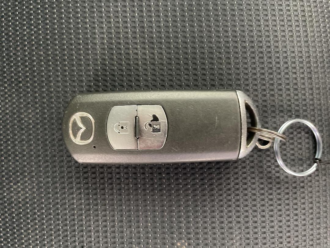 Photo '22' of Mazda Axela