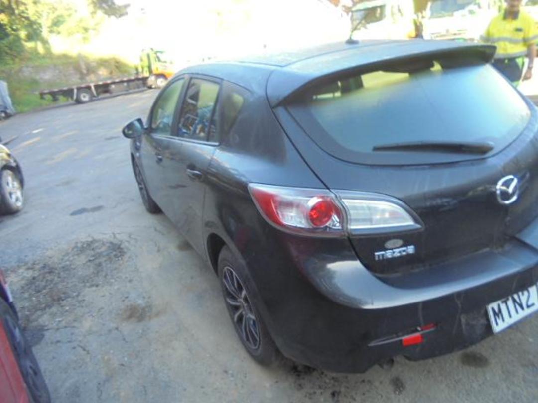 Photo '4' of Mazda Axela Sport