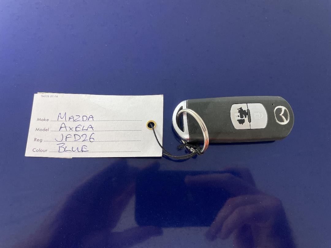 Photo '22' of Mazda Axela Photo '22' of Mazda Axela