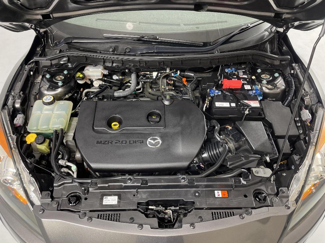 Photo '13' of Mazda Axela