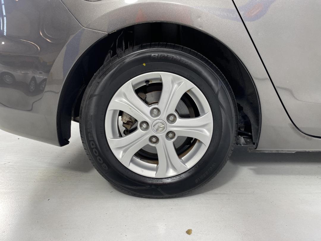 Photo '12' of Mazda Axela