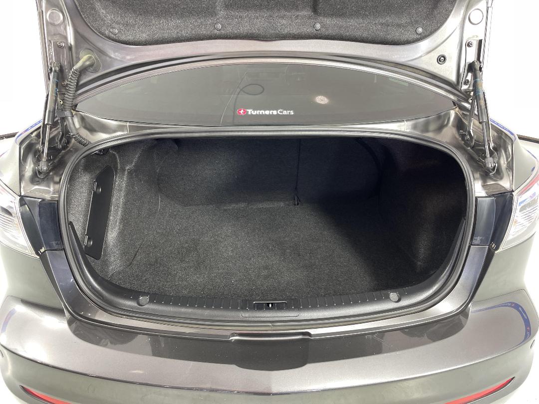 Photo '14' of Mazda Axela