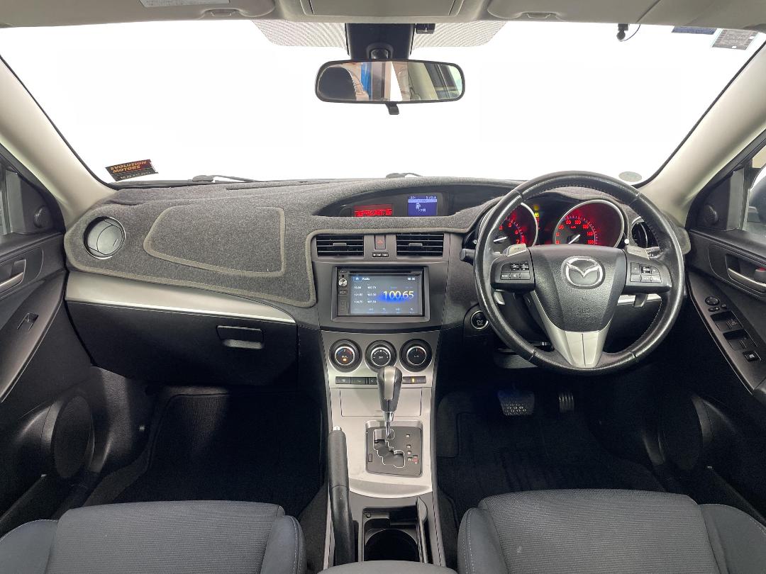 Photo '17' of Mazda Axela