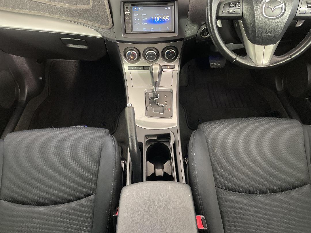 Photo '18' of Mazda Axela